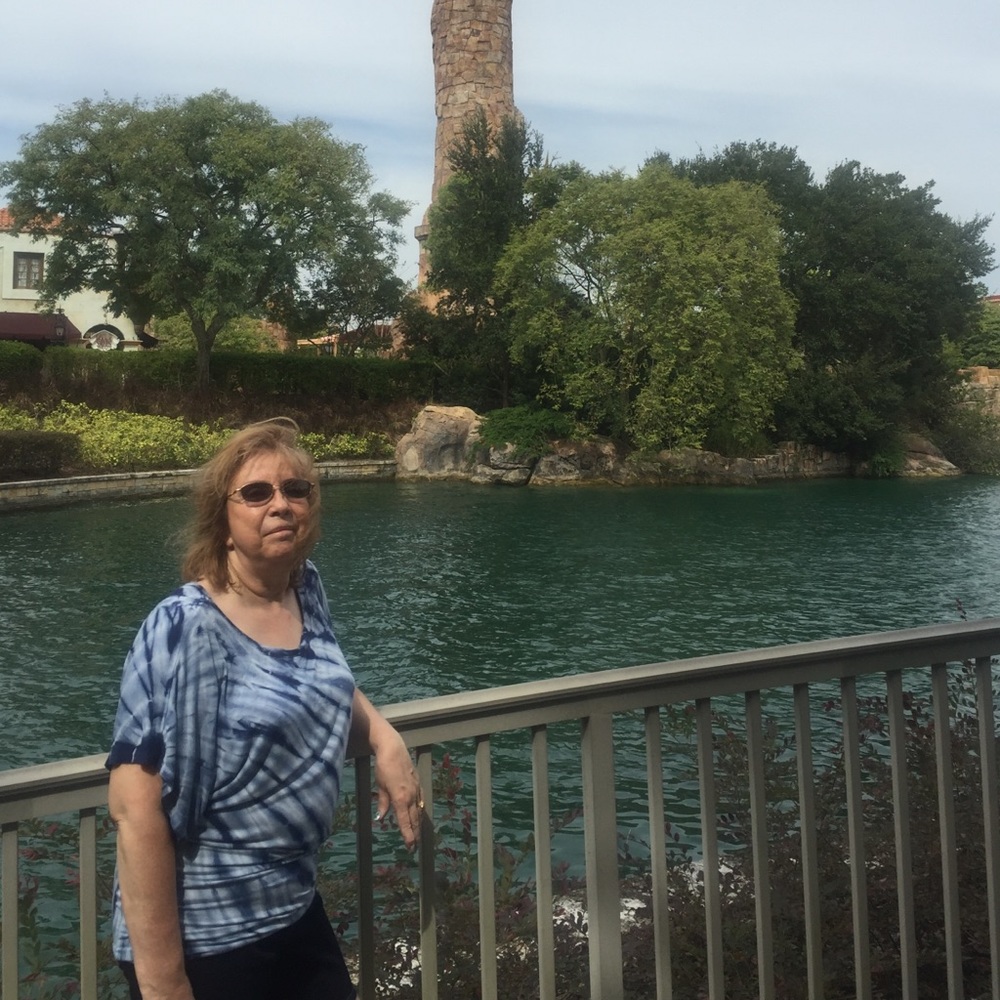 Meet your Posher, Theresa